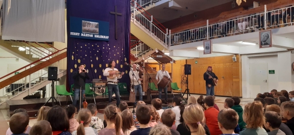 Hangverseny a Vörösmartyban