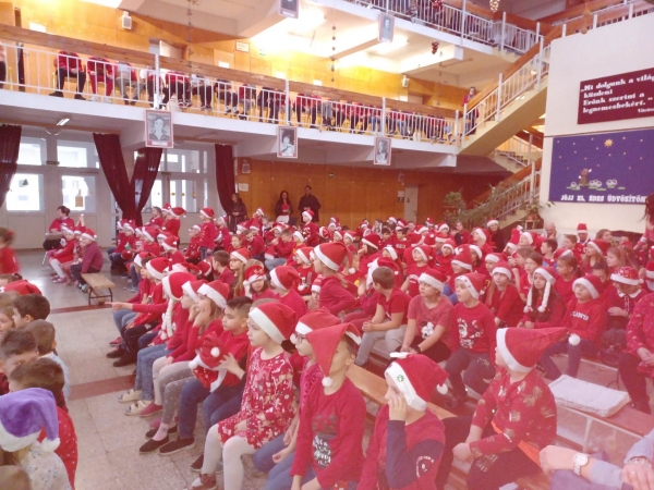 Aki Szent Miklóst szereti…