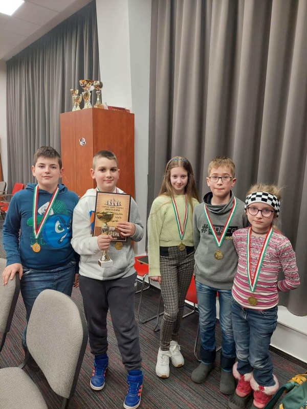 Iskolánk tanulói a városi sakk diákolimpián I. és II. helyezést értek el