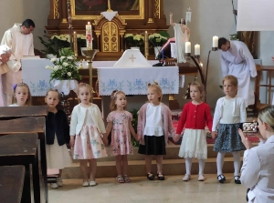 Anyák napi műsor a szentmisén