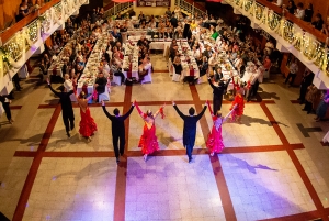 BÁLOZOTT A VÖRÖSMARTY!