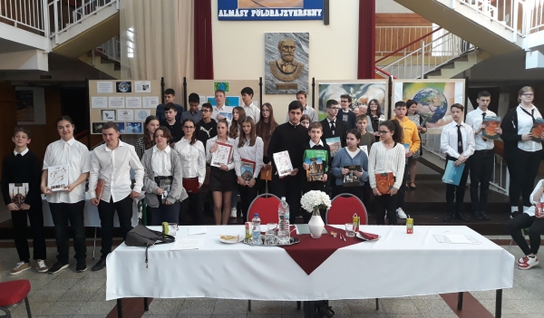 Nagyszabású földrajzverseny a Vörösmartyban!