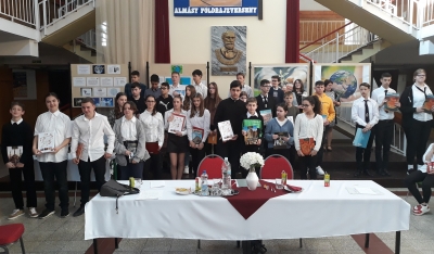 Nagyszabású földrajzverseny a Vörösmartyban!